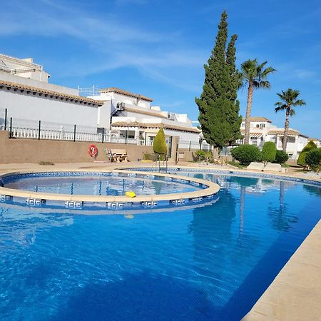 Nice Top Floor Bungalow Punta Prima أوريويلا المظهر الخارجي الصورة