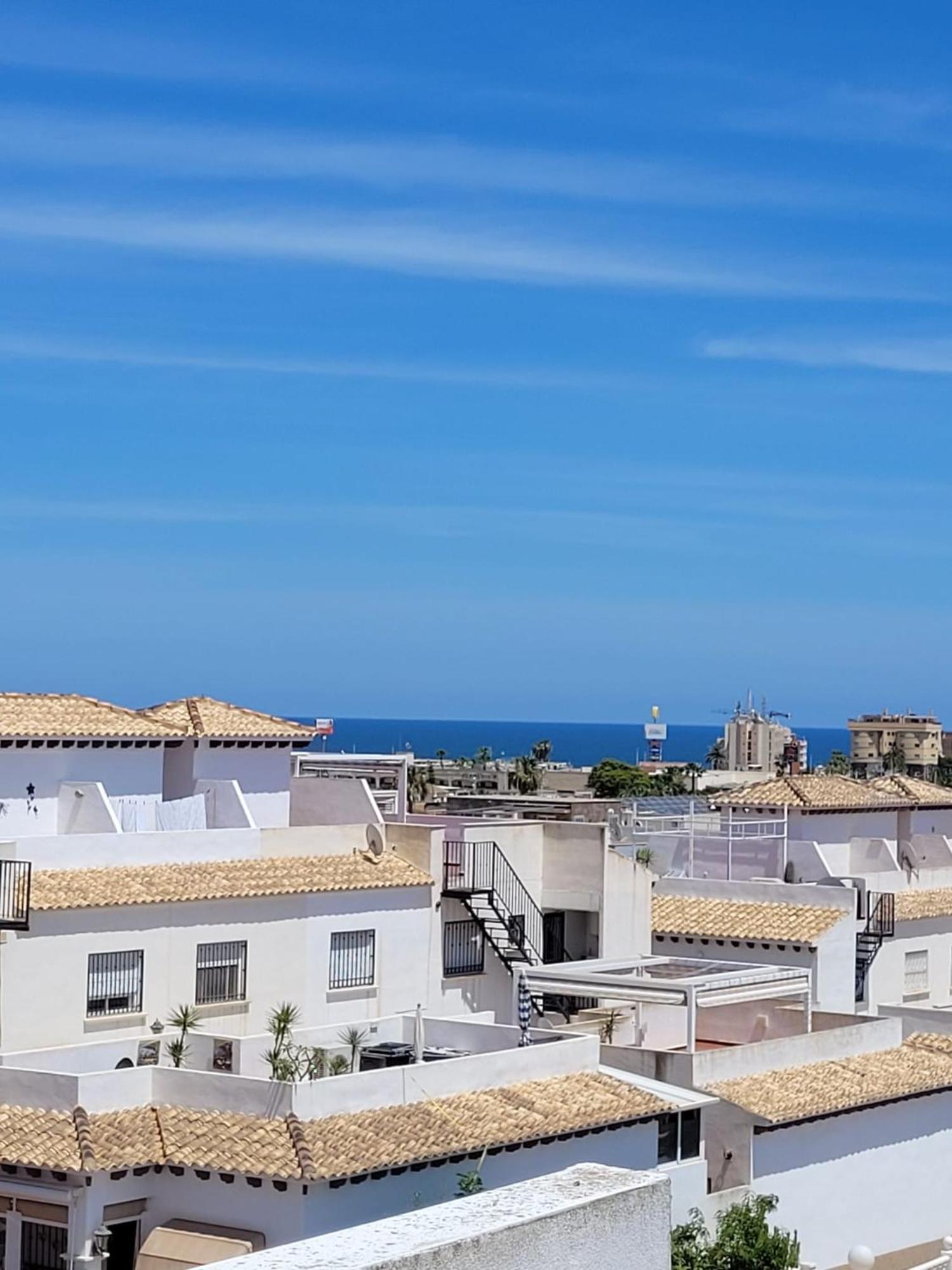 Nice Top Floor Bungalow Punta Prima أوريويلا المظهر الخارجي الصورة