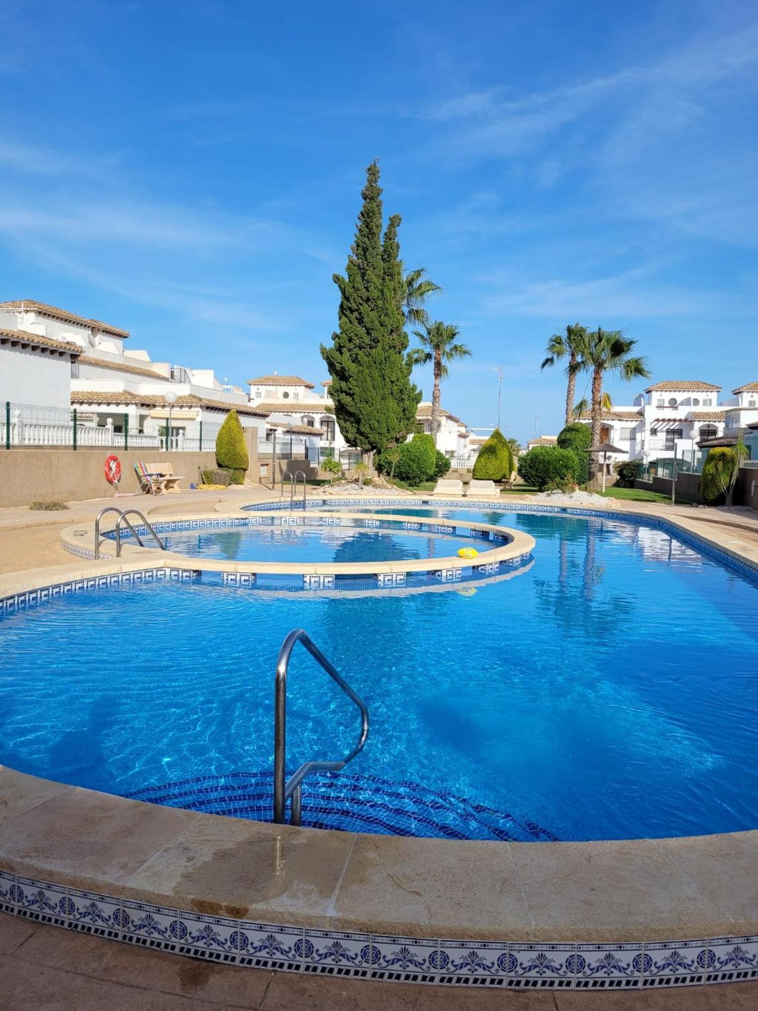 Nice Top Floor Bungalow Punta Prima أوريويلا المظهر الخارجي الصورة